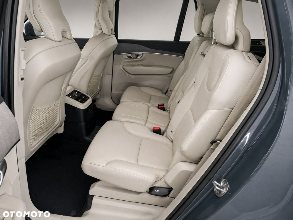 Volvo XC 90 - 8
