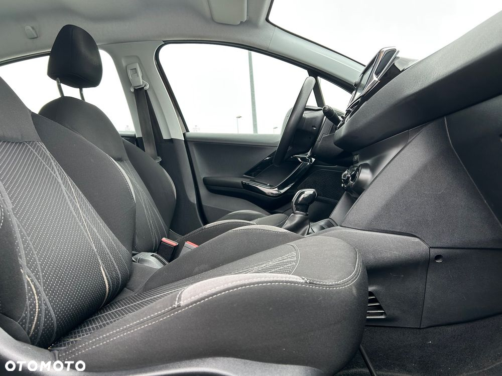 Peugeot 208 1.2 VTi Style - 11