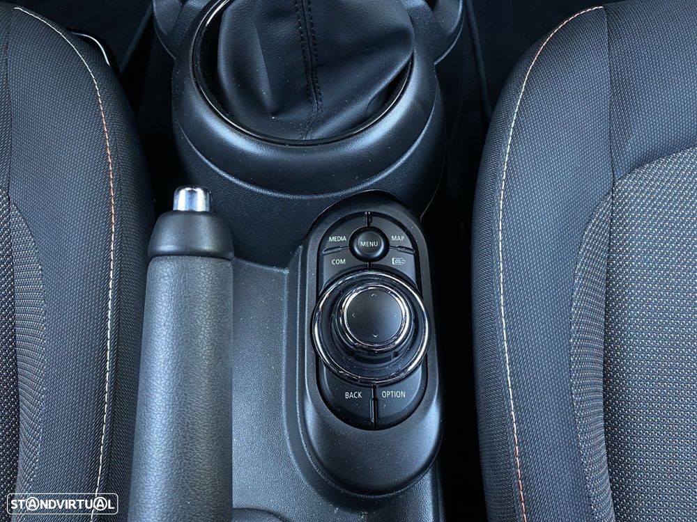 MINI 3 Portas Cooper Classic - 11
