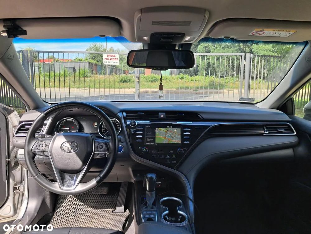 Toyota Camry 2.5 Hybrid Executive CVT - 10