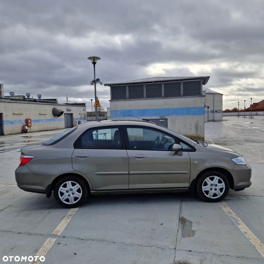 Honda City 1.4 Comfort - 5