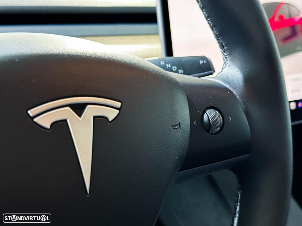 Tesla Model Y Long Range RWD - 44