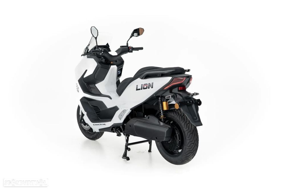 Efun Lion 180 - 2