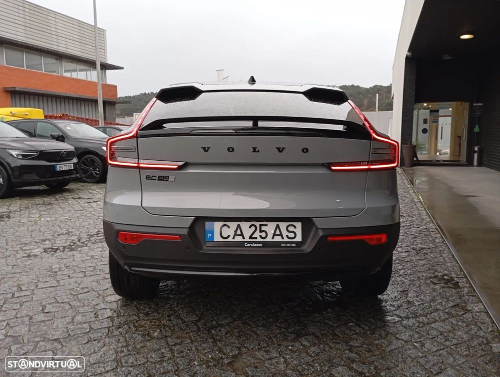 Volvo EC40 82 kWh Single Motor Extended Range Black Edition - 12