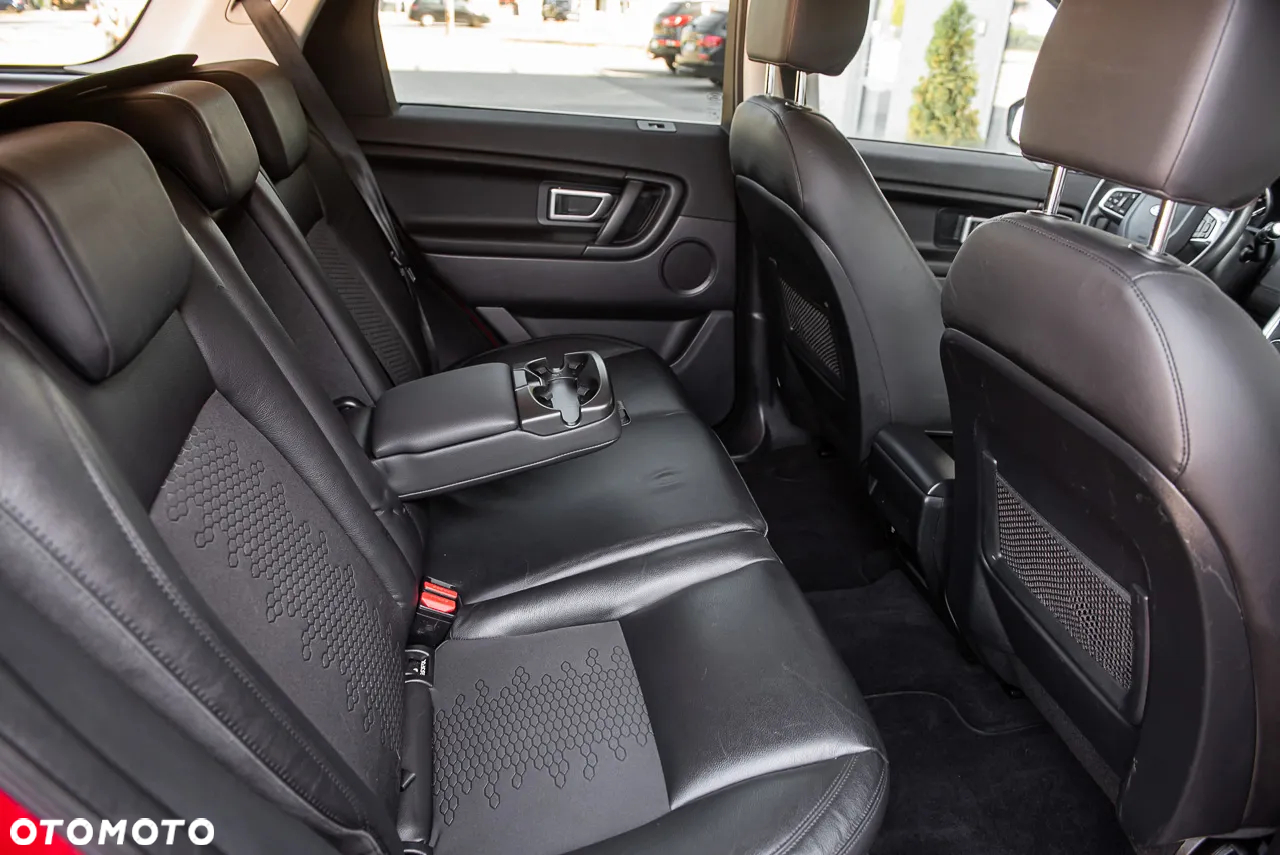 Land Rover Discovery Sport - 28