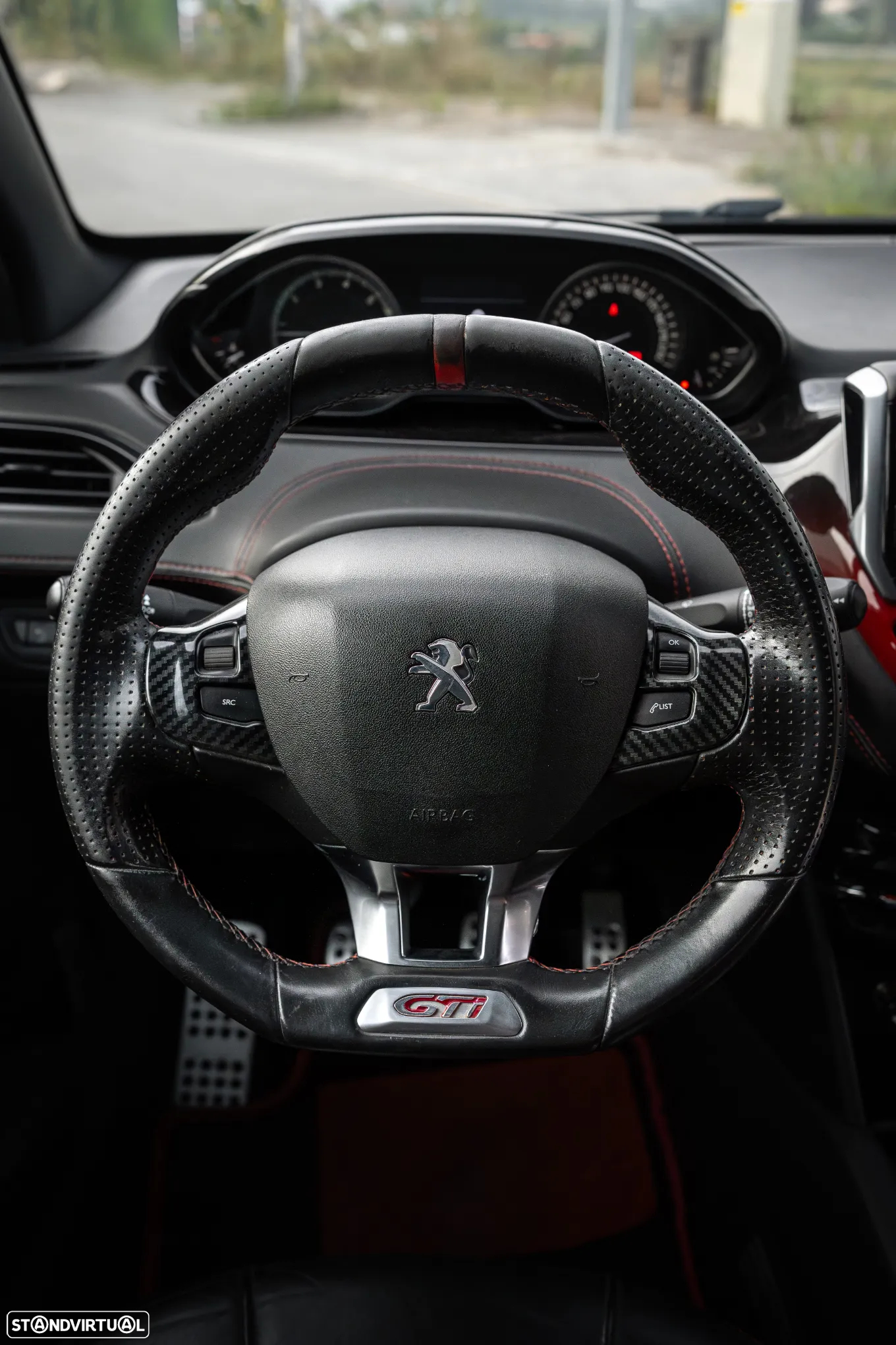 Peugeot 208 1.6 e-THP GTi - 15