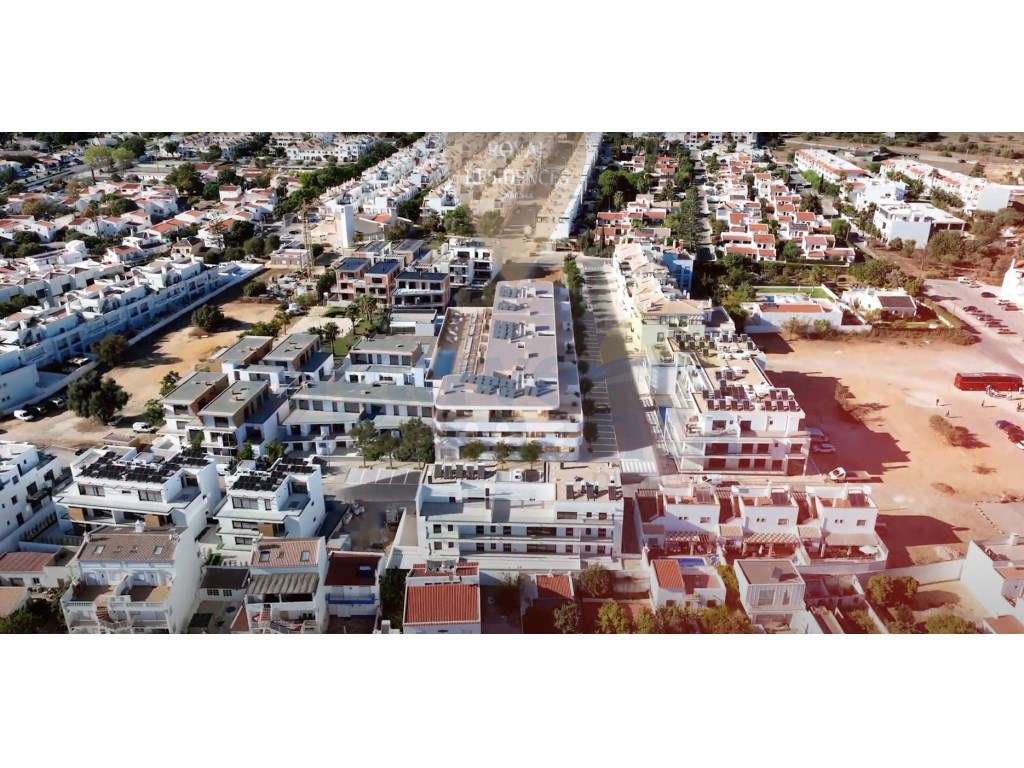 Moderno Apartamento T1 com varanda, Piscina e Garagem em Cabanas de... - Grande imagem: 3/15