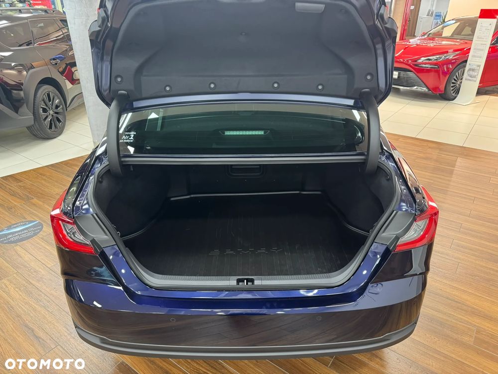 Toyota Camry 2.5 Hybrid Dynamic Force Executive e-CVT - 9