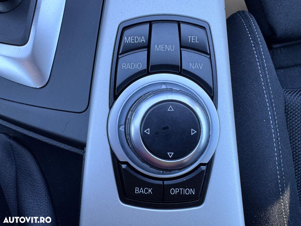 BMW Seria 3 318d Aut. - 29