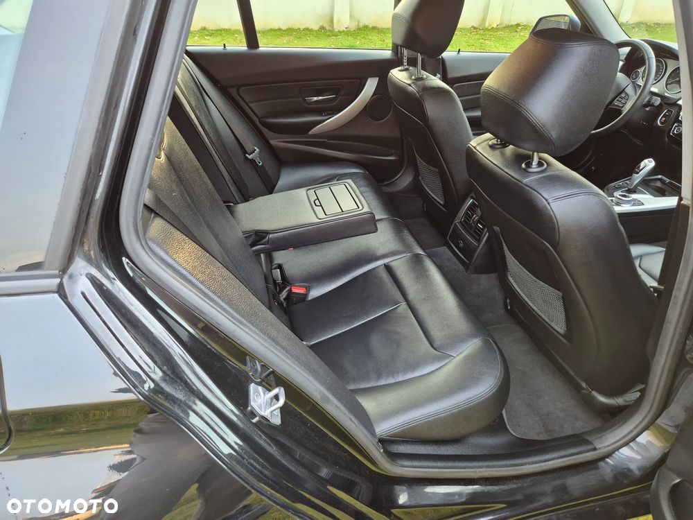 BMW Seria 3 320i Advantage - 8