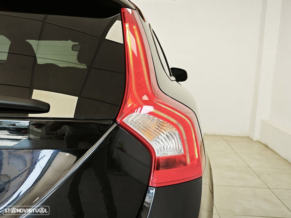 Volvo V60 D2 Geartronic Powershift Edition - 22