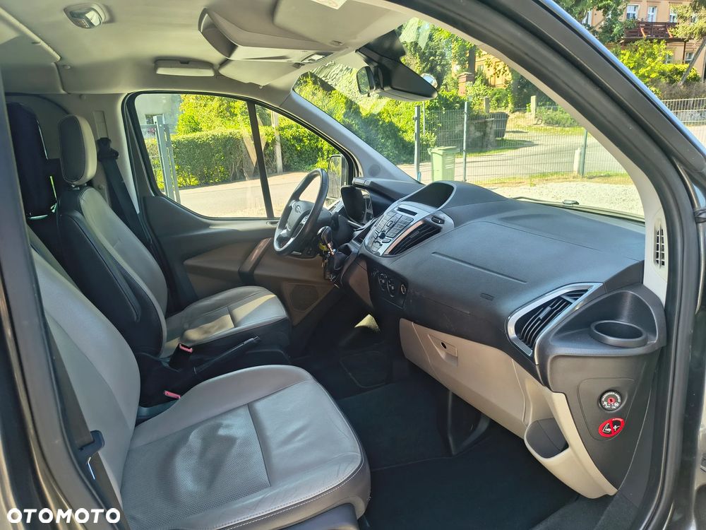 Ford Tourneo Custom - 18