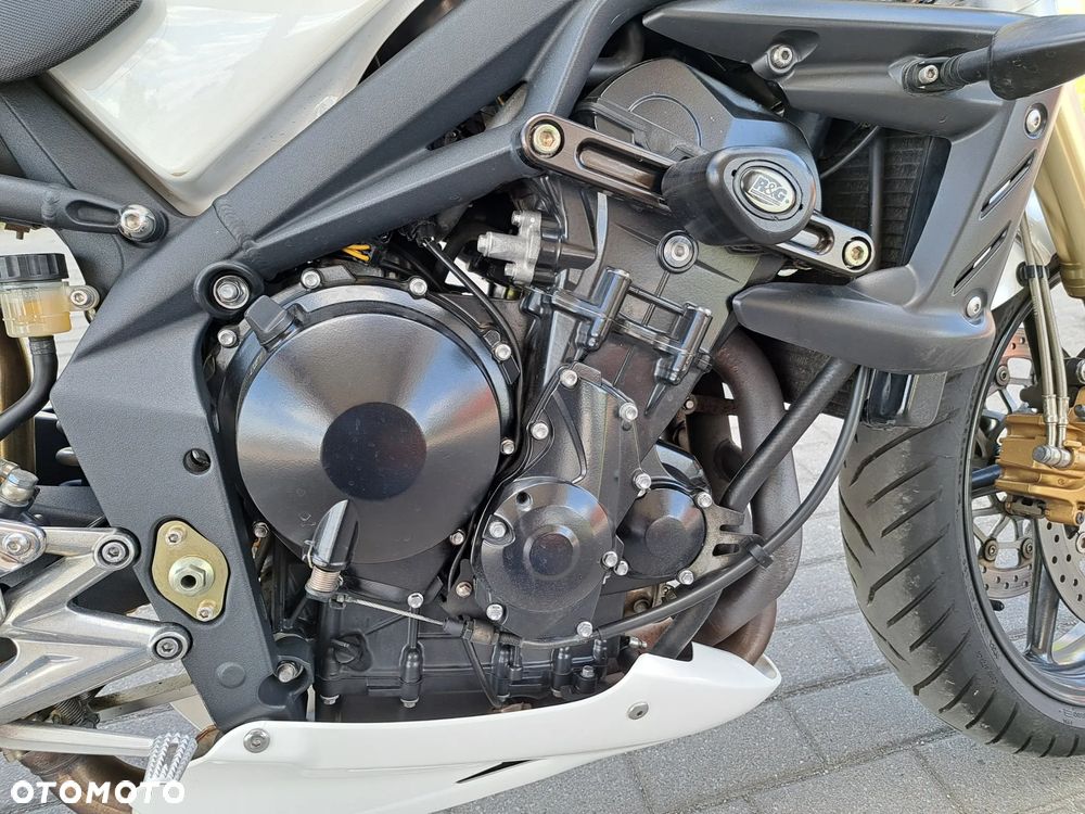 Triumph Street Triple - 14