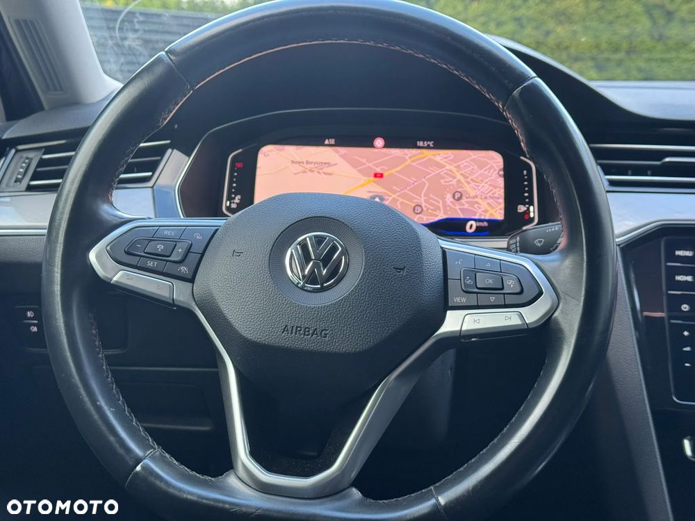 Volkswagen Passat 1.6 TDI SCR DSG Trendline - 24