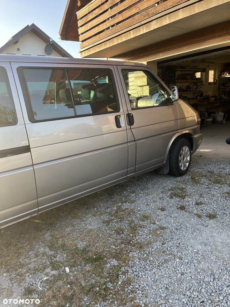 Volkswagen Caravelle - 6