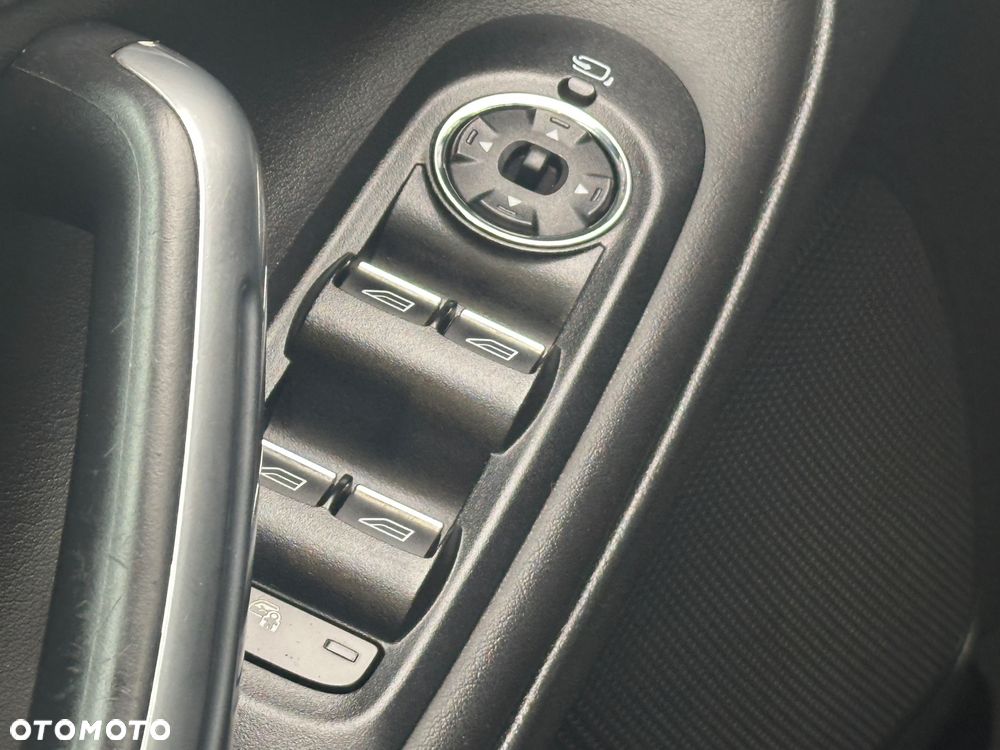 Ford S-Max 2.0 TDCi DPF Titanium X - 15