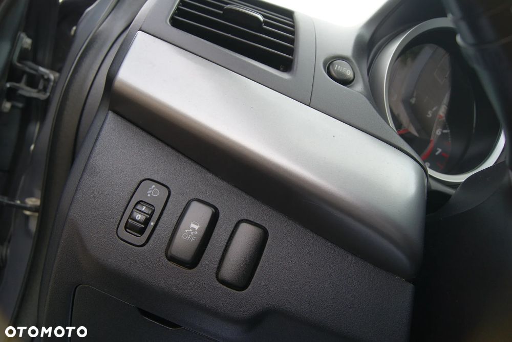 Mitsubishi Lancer 1.6 Inform - 23