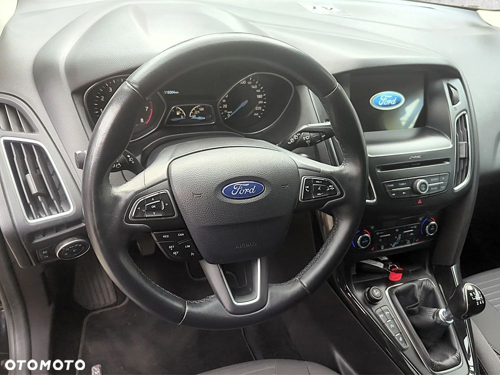 Ford Focus 1.0 EcoBoost Start-Stopp-System TITANIUM DESIGN - 11