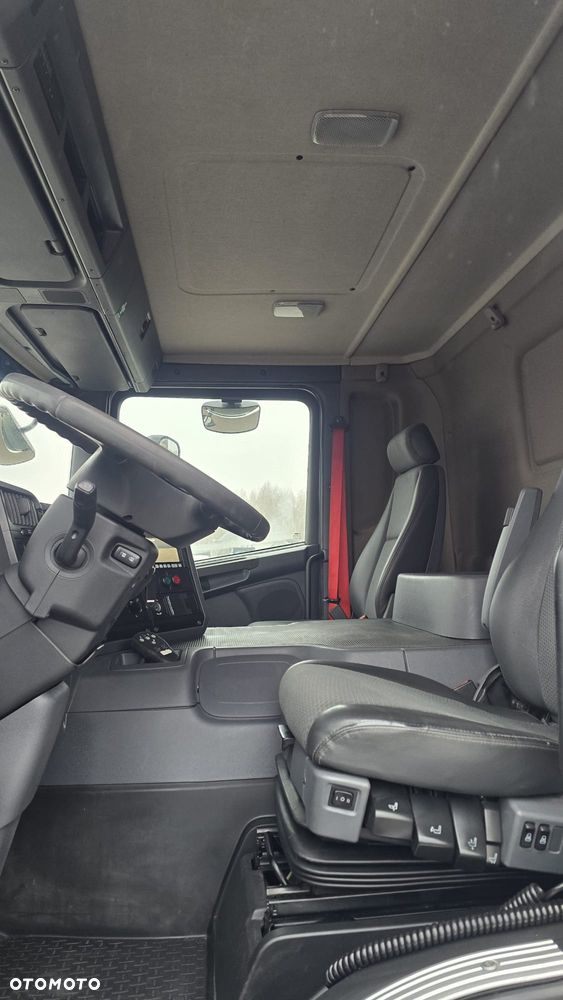 Scania P320 Euro 6 6x2 chłodnia izoterma kurierka 20 palet niski przebieg! super stan! rama do zabudowy laweta - 39