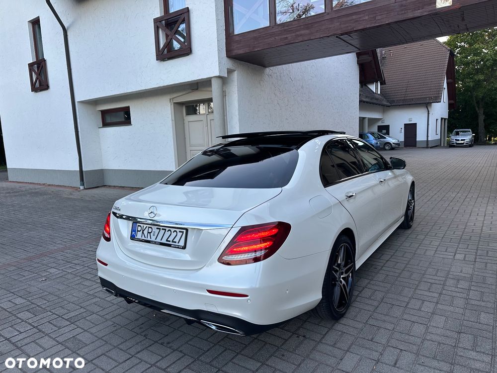 Mercedes-Benz Klasa E 220 d 9G-TRONIC - 28