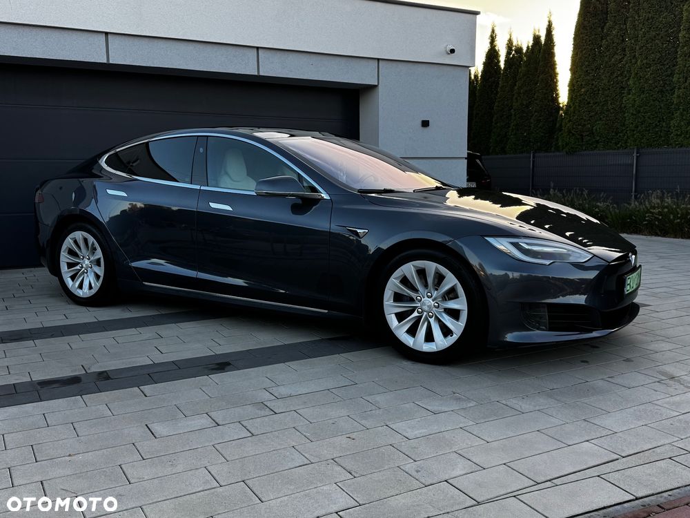 Tesla Model S Long Range Plus - 3
