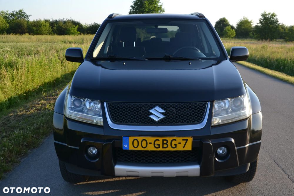 Suzuki Grand Vitara 2.0 De luxe - 32