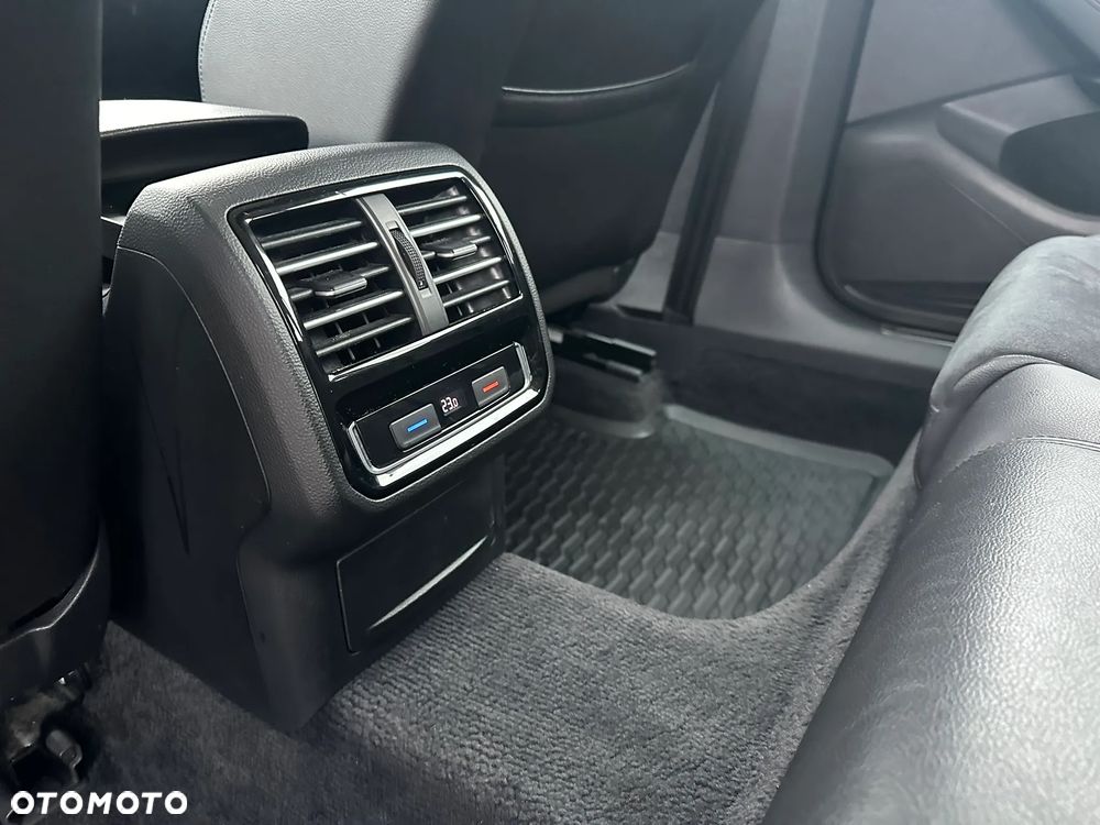 Volkswagen Passat 2.0 TDI BMT Highline - 21