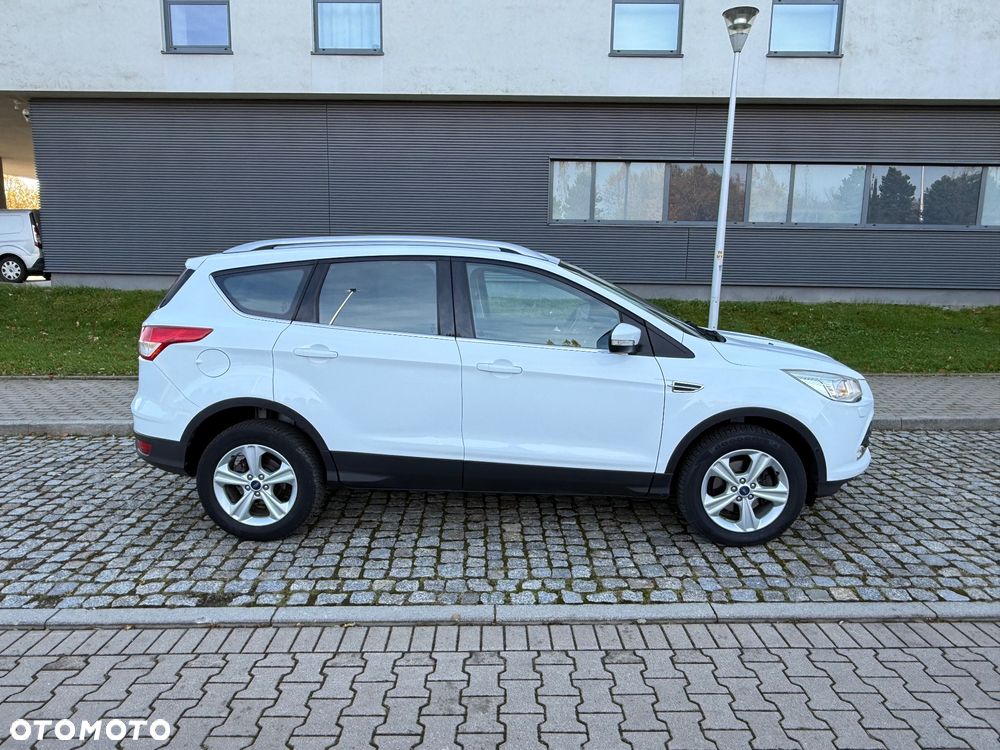 Ford Kuga 1.5 EcoBoost 2x4 Titanium - 4