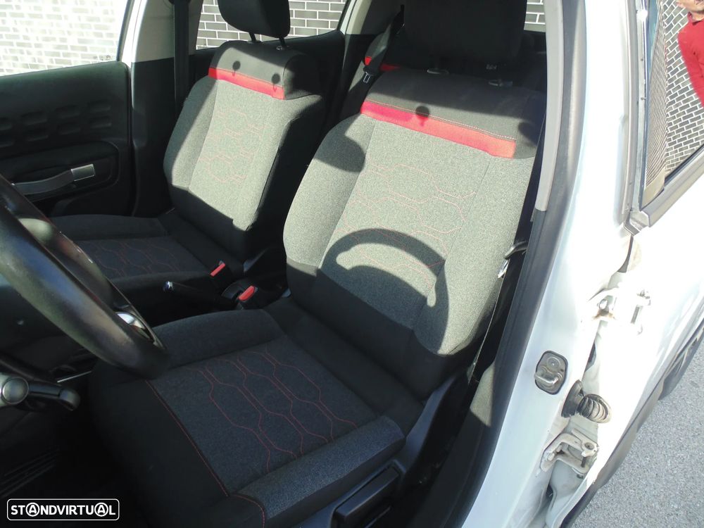 Citroën C3 1.2 PureTech Shine - 23