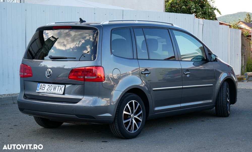 Volkswagen Touran - 9