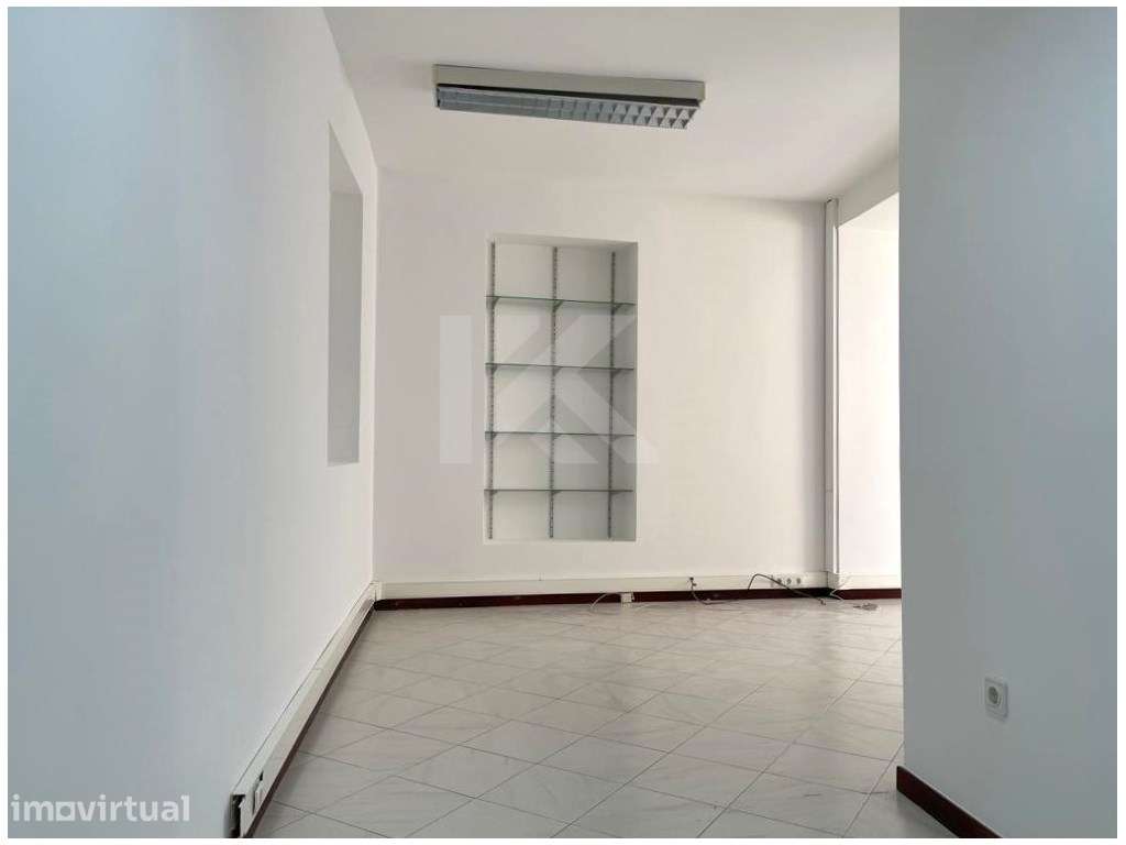 Sala para arrendar no centro do Funchal - Grande imagem: 4/9
