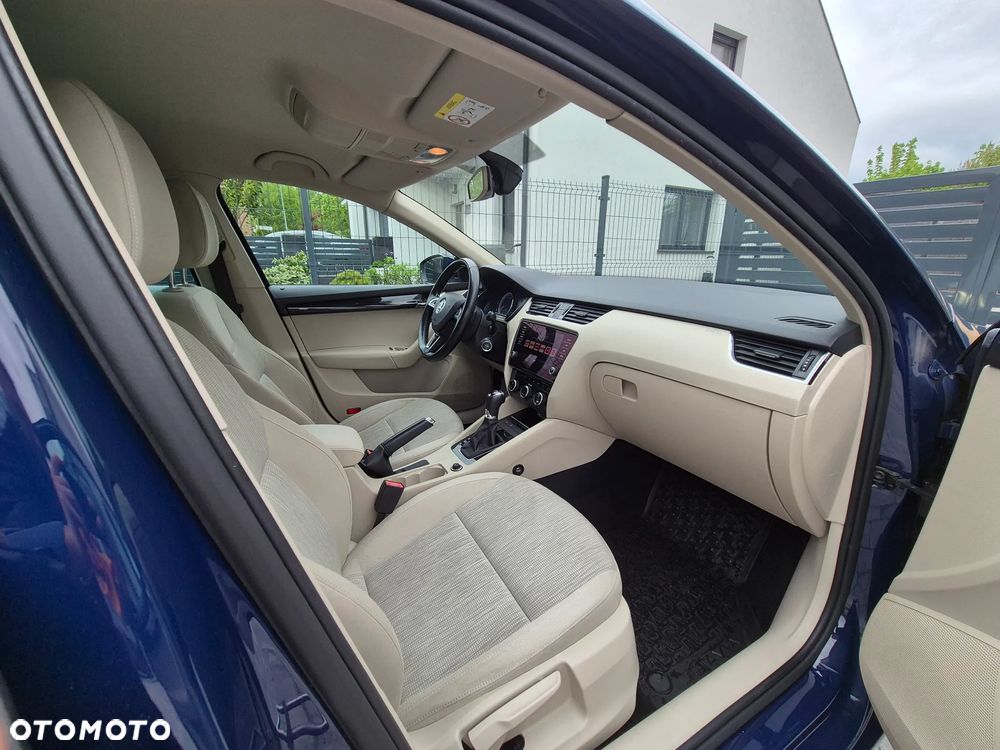 Skoda Octavia 1.6 TDI DSG Style - 17