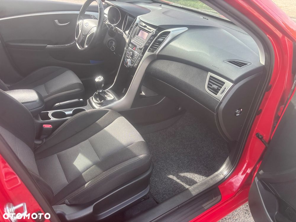 Hyundai i30 1.4 Classic + - 28
