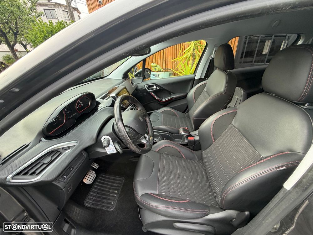 Peugeot 2008 1.2 PureTech GT Line EAT6 - 22