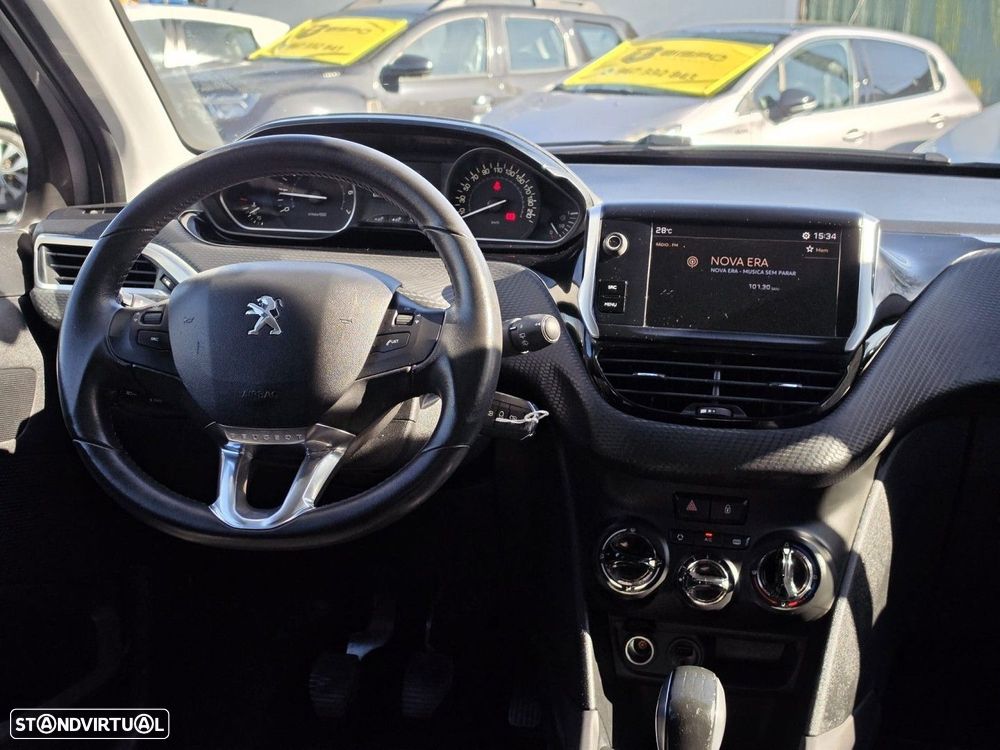 Peugeot 2008 1.2 PureTech Style - 10