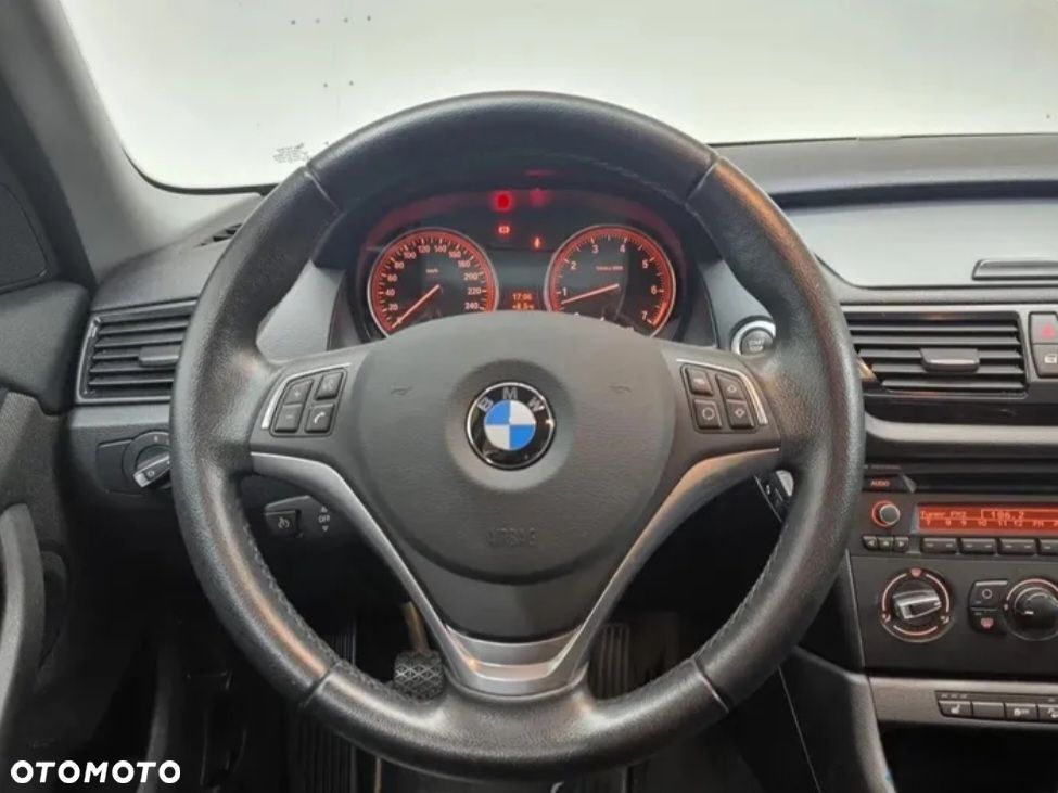 BMW X1 xDrive20i Sport Line - 8