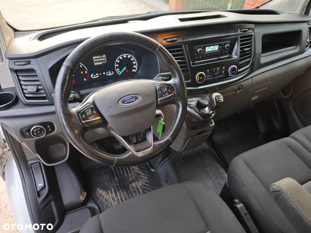 Ford Custom - 13