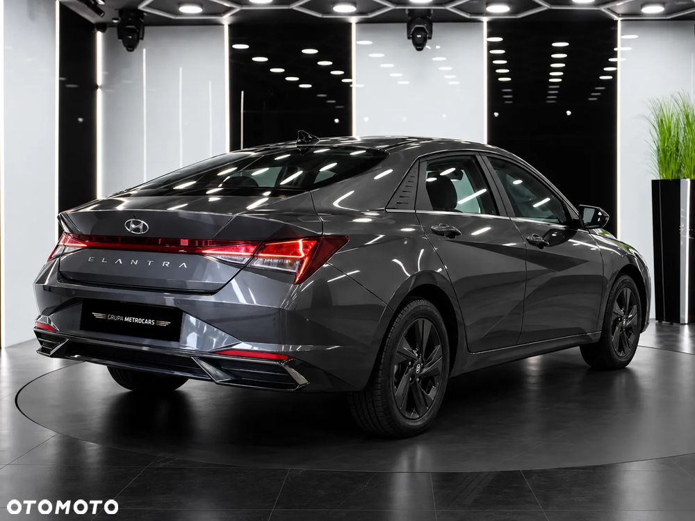 Hyundai Elantra 1.6 Smart - 5