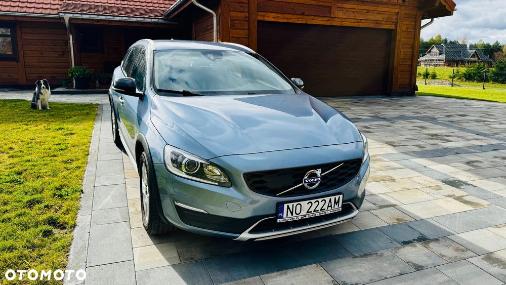Volvo V60 Cross Country - 9