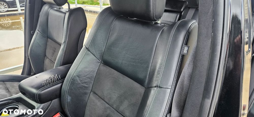 Dodge Durango III LIFT 2021- Fotel Fotele kanapa 2 rząd 3 rząd Tapicerka Boczki drzwi podłoga środek kolor czarny SKÓRA WELUR ZAMSZ 7 OSÓB grzane fotele - 6