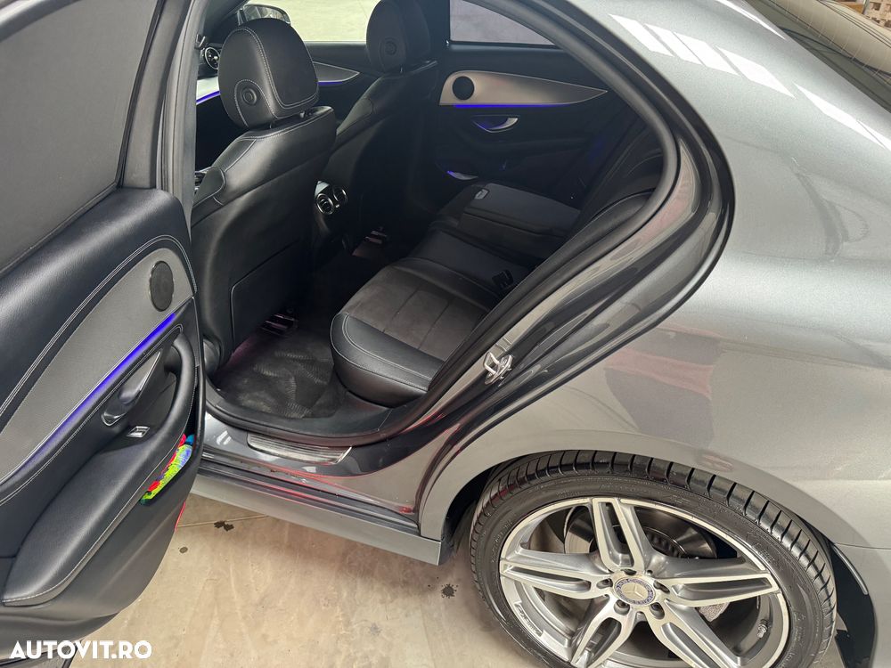 Mercedes-Benz E 250 9G-TRONIC AMG Line - 9