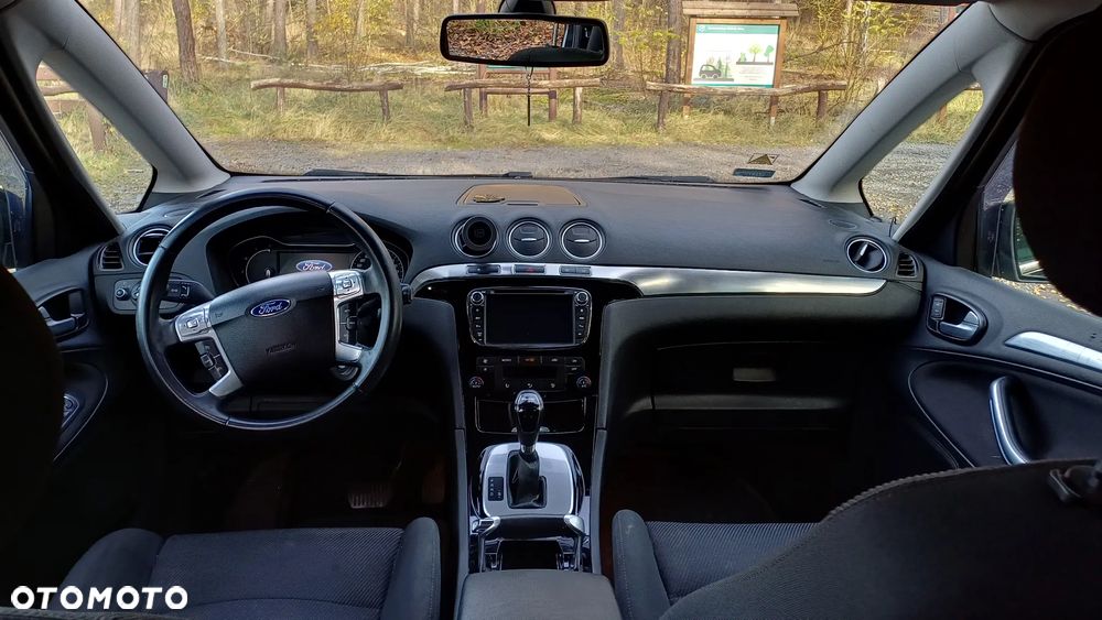 Ford S-Max - 11