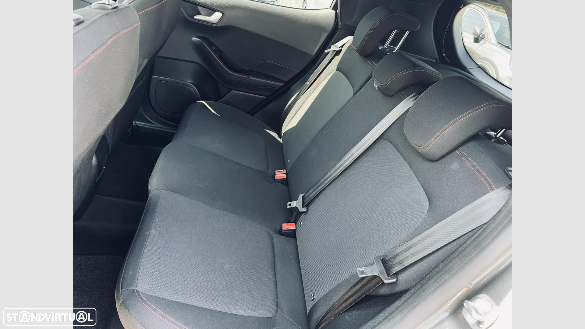 Ford Fiesta 1.0 EcoBoost ST-Line - 12