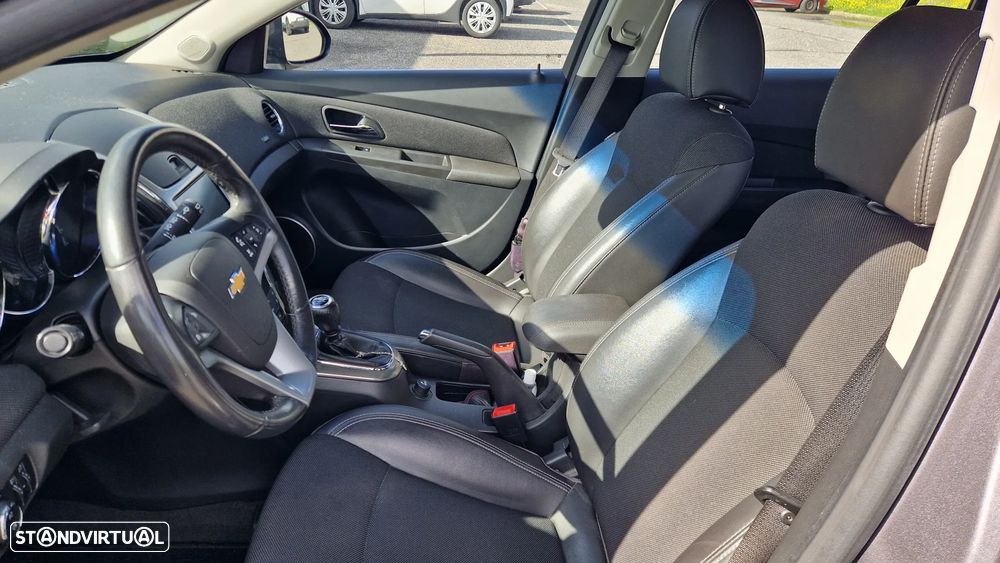 Chevrolet Cruze SW 1.7 VCDi LTZ - 9