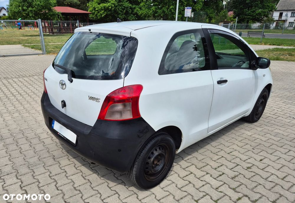 Toyota Yaris - 4