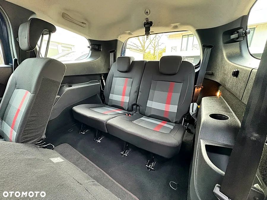 Dacia Lodgy 1.3 TCe Stepway S&S - 17