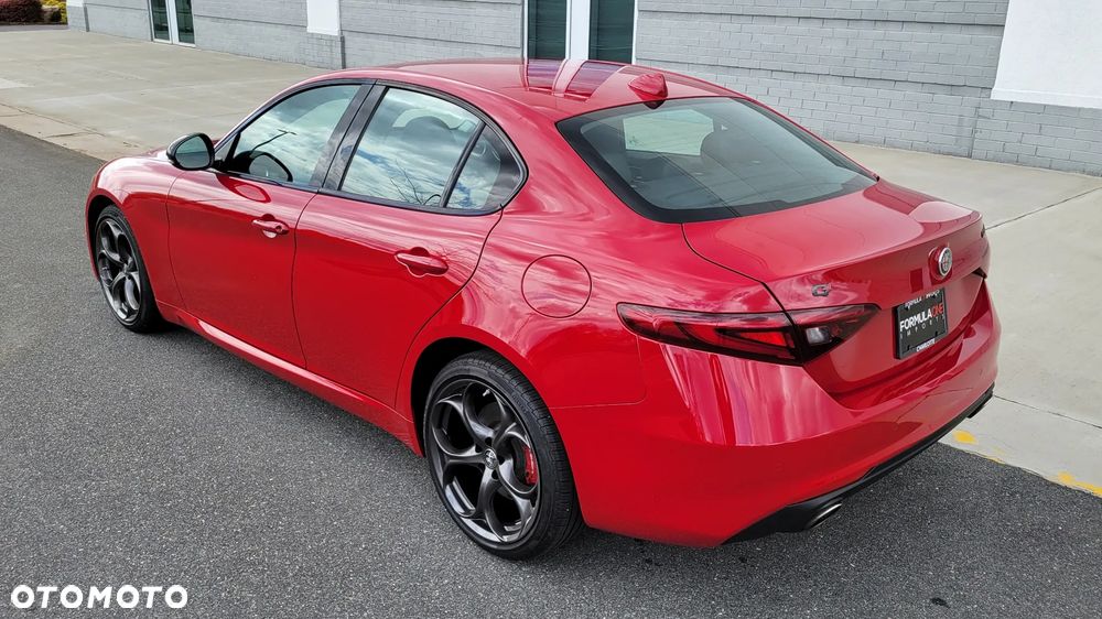 Alfa Romeo Giulia 2.0 Turbo 16V AT8-Q4 Ti - 5