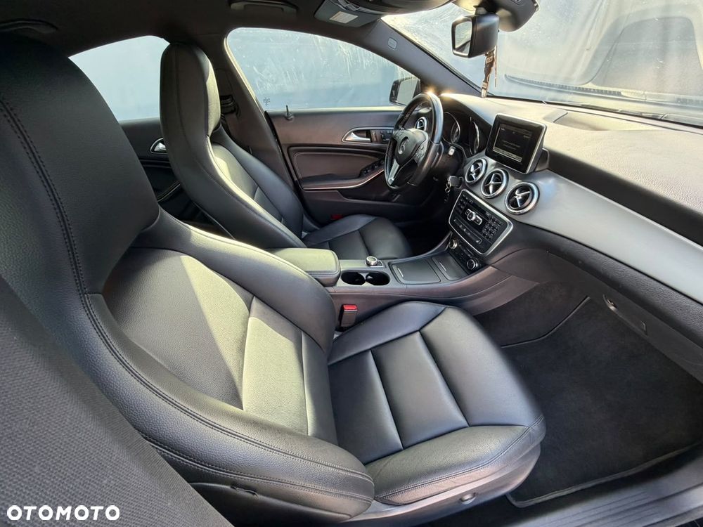 Mercedes-Benz CLA - 23