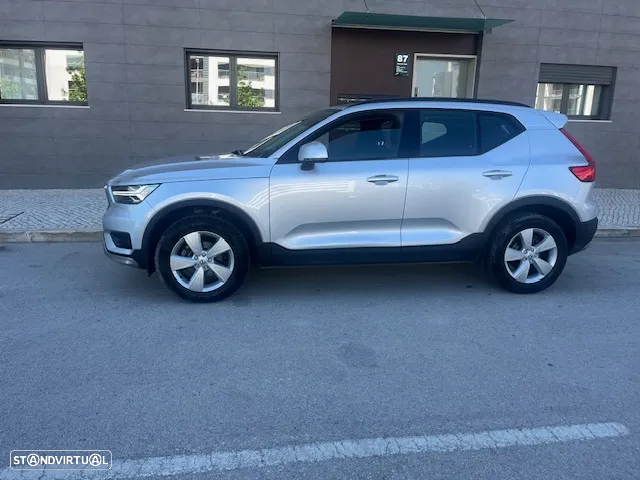 Volvo XC 40 1.5 T3 Momentum Tech Edition - 9