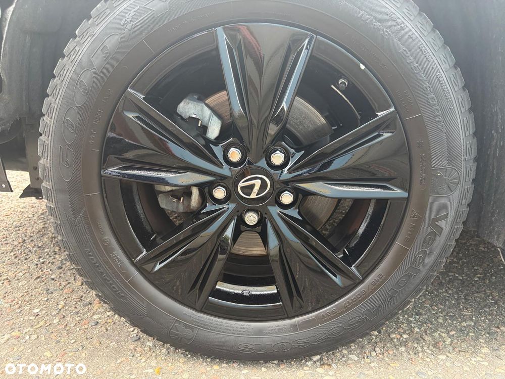 Lexus UX - 26
